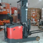 Hand Stacker Electric 1.5 Ton Height 3.4 Mtr - 6 Mtr 3
