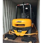 Cuci Gudang Forklift Isuzu VMAX 2 Ton sampai 5 Ton  Termurah dan Terbaic 4