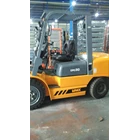 Forklift Isuzu VMAX Type CPC  4