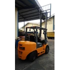 Forklift Isuzu VMAX Type CPC 3
