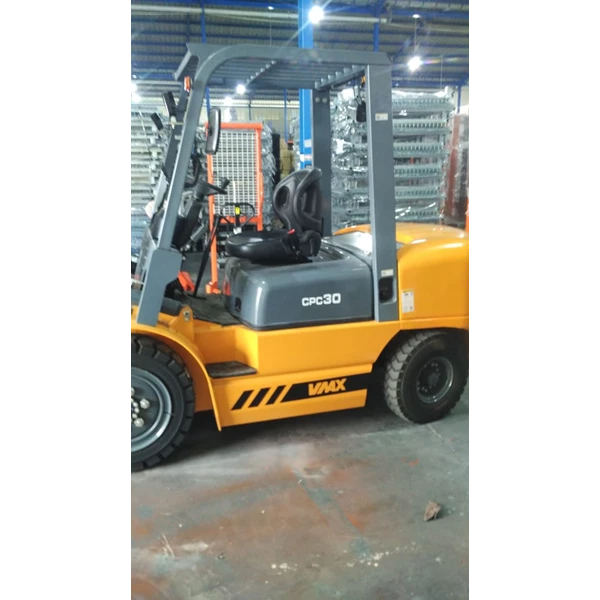 Forklift Isuzu VMAX Type CPC  Termurah dan Terbaik
