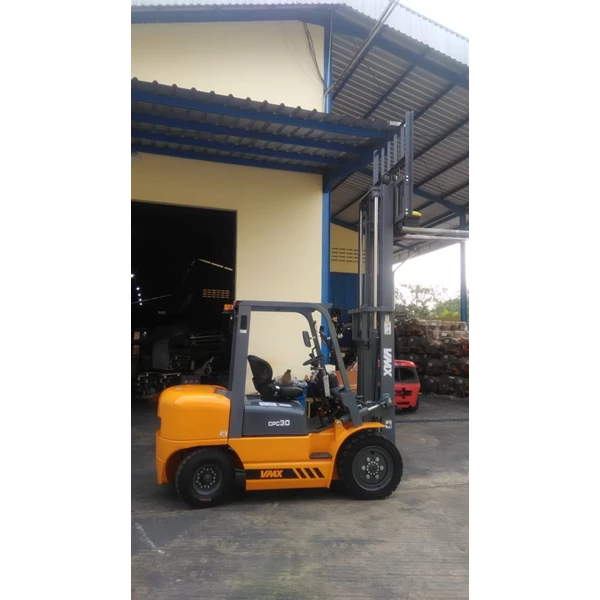 Forklift Diesel Isuzu merk VMAX 3 Ton